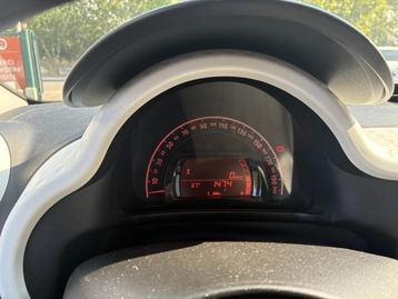 Image véhicule  Renault TWINGO (22)