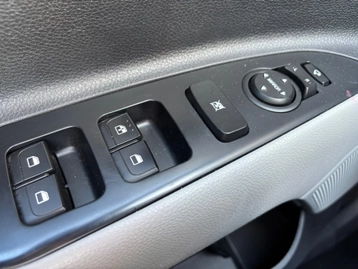 Image véhicule  Kia STONIC BUSINESS (7)