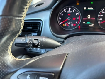 Image véhicule  Kia STONIC BUSINESS (13)