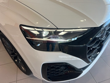 Image véhicule  Audi Q8 (16)