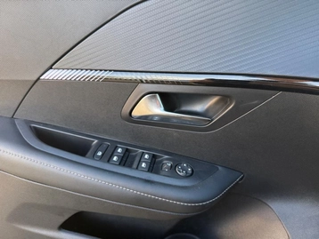 Image véhicule  Peugeot 208 (17)