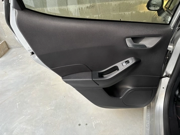 Image véhicule  Ford FIESTA (17)