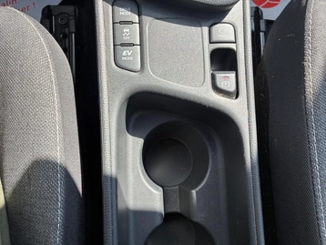 Image véhicule  Toyota YARIS CROSS (35)