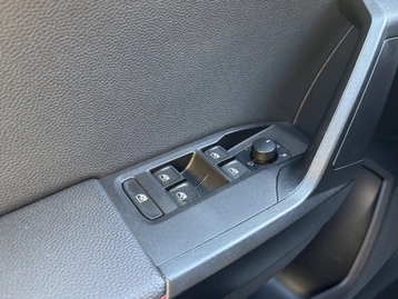 Image véhicule  Seat ARONA (29)