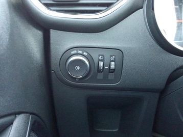 Image véhicule Opel CROSSLAND (17) Image véhicule Opel CROSSLAND (17)