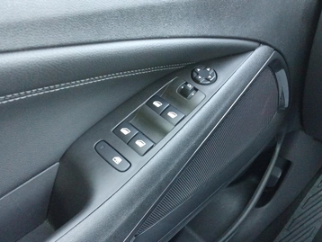 Image véhicule Opel CROSSLAND (28) Image véhicule Opel CROSSLAND (28)