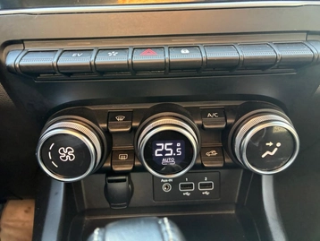 Image véhicule  Renault ARKANA (29)