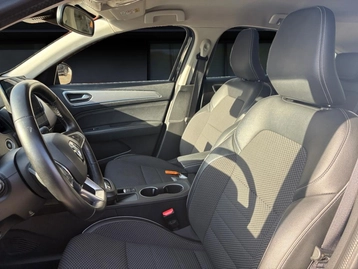 Image véhicule  Renault ARKANA (14)