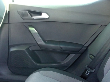 Image véhicule Seat LEON (28) Image véhicule Seat LEON (28)
