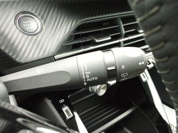 Image véhicule  Peugeot 208 (42)