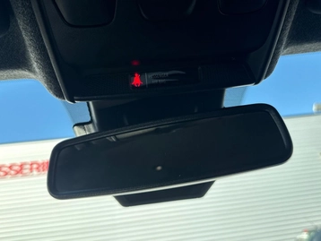 Image véhicule Renault CLIO (38) Image véhicule Renault CLIO (38)