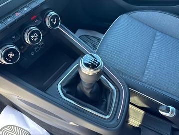 Image véhicule Renault CLIO (14) Image véhicule Renault CLIO (14)