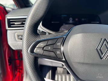 Image véhicule Renault CLIO (28) Image véhicule Renault CLIO (28)