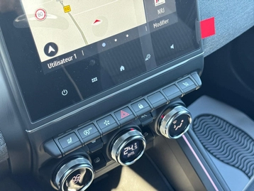 Image véhicule Renault CLIO (34) Image véhicule Renault CLIO (34)