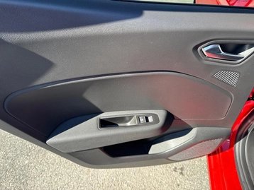 Image véhicule Renault CLIO (24) Image véhicule Renault CLIO (24)