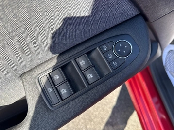 Image véhicule Renault CLIO (26) Image véhicule Renault CLIO (26)