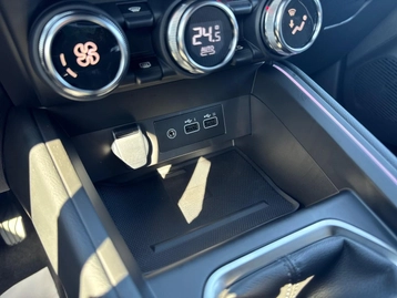 Image véhicule Renault CLIO (13) Image véhicule Renault CLIO (13)