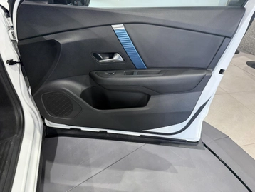 Image véhicule  Citroën E-C4 (32)