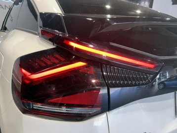 Image véhicule  Citroën E-C4 (42)