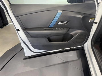 Image véhicule  Citroën E-C4 (10)
