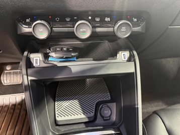 Image véhicule  Citroën E-C4 (20)