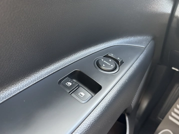 Image véhicule  Kia RIO (18)