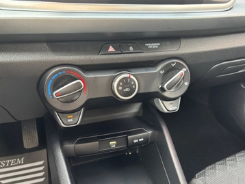Image véhicule  Kia RIO (14)