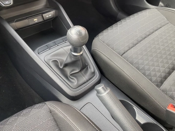 Image véhicule  Kia RIO (17)