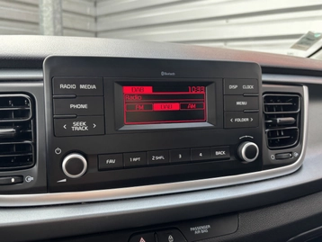 Image véhicule  Kia RIO (12)