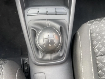 Image véhicule  Kia RIO (18)