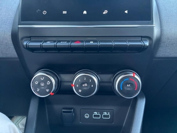 Image véhicule  Renault CLIO (36)