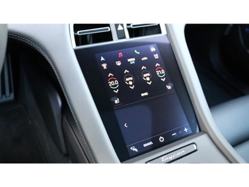 Image véhicule  Porsche TAYCAN (31)