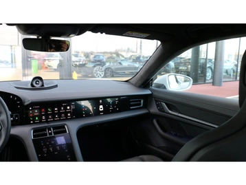 Image véhicule  Porsche TAYCAN (18)