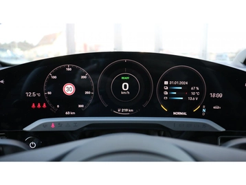 Image véhicule  Porsche TAYCAN (17)