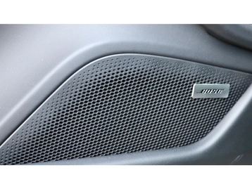 Image véhicule  Porsche TAYCAN (46)