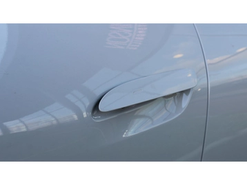 Image véhicule  Porsche TAYCAN (13)