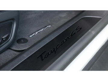 Image véhicule  Porsche TAYCAN (14)