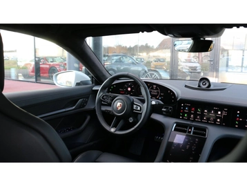 Image véhicule  Porsche TAYCAN (21)