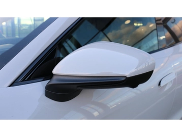 Image véhicule  Porsche TAYCAN (12)