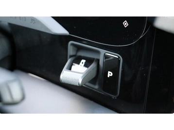 Image véhicule  Porsche TAYCAN (42)