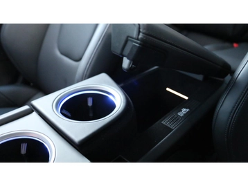 Image véhicule  Porsche TAYCAN (45)