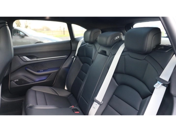 Image véhicule  Porsche TAYCAN (23)