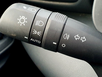 Image véhicule  Toyota YARIS HYBRIDE MY22 (16)