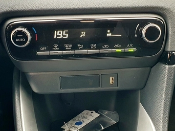 Image véhicule  Toyota YARIS HYBRIDE MY22 (8)