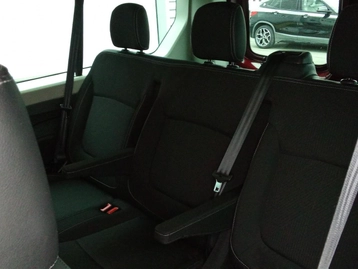 Image véhicule Renault TRAFIC (28) Image véhicule Renault TRAFIC (28)