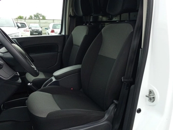 Image véhicule Renault KANGOO EXPRESS (6) Image véhicule Renault KANGOO EXPRESS (6)