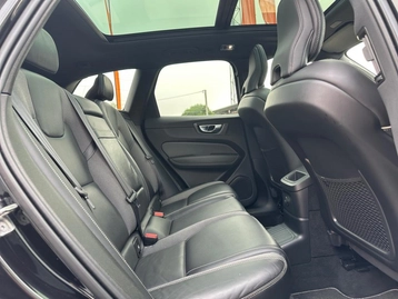 Image véhicule Volvo XC60 (17) Image véhicule Volvo XC60 (17)
