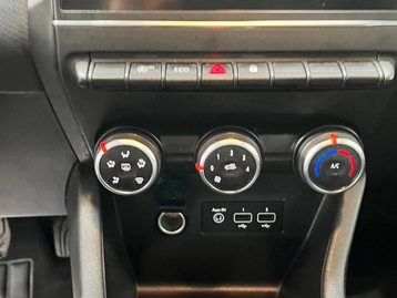 Image véhicule  Renault CLIO (7)