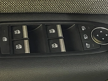 Image véhicule  Renault SYMBIOZ (14)