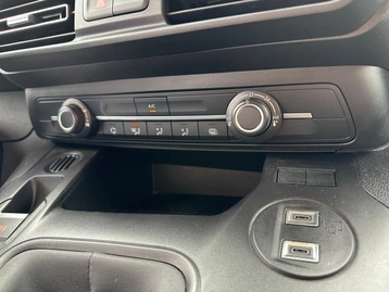 Image véhicule  Peugeot PARTNER (29)